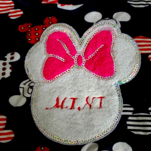 Merchandise - Picture 3 of 6